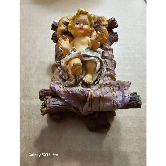 Nativity Figurines Three Joseph Mary Baby Jesus Excellent Condition - Picture 9 of 10